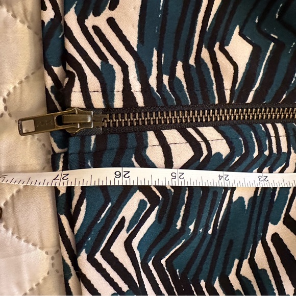 DONATED ❌Worthington, Two Way Zip Front Skirt - Picture 7 of 8